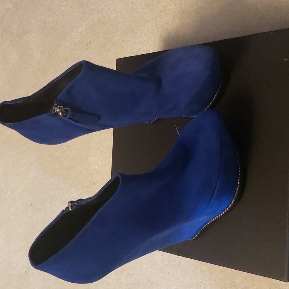Giuseppe Zanotti size 39 color blue 💙 100% Authentic NEW